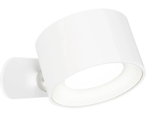 Vit vägglampa med cylindrisk lampskärm.