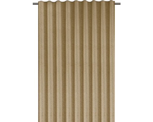 Gardin med rynkbandsupphängning på en gardinstång