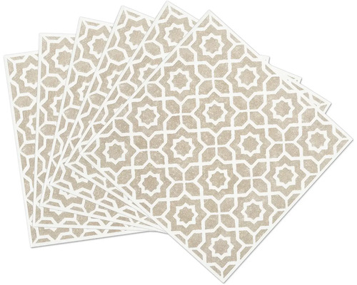 Flera dekorativa plattor med geometriskt mönster