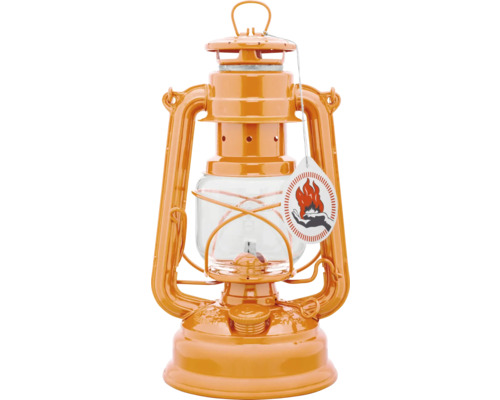 Orangefärgad fotogenlampa