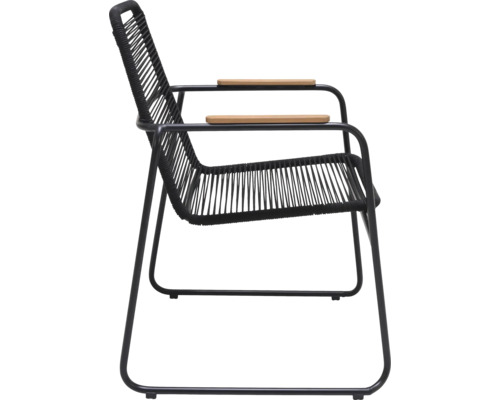 Svart fåtölj med armstöd i trä