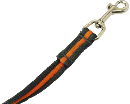 Hundkoppel av textil med karbinhake