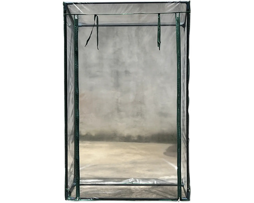Växthus med metallram och transparent folie
