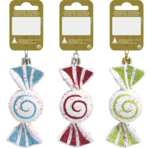 Tre godisformade julgranskulor med hängen