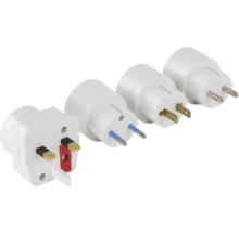 Flera adapterpluggar för olika typer av uttag
