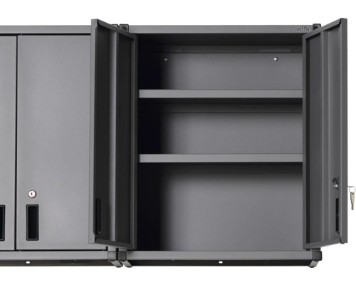 Metallskåp med hyllor och låsbara dörrar för verkstaden