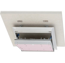 Öppnad inspektionslucka i taket