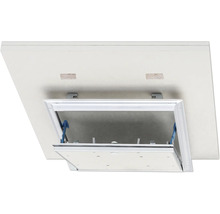 Öppnad inspektionslucka i tak