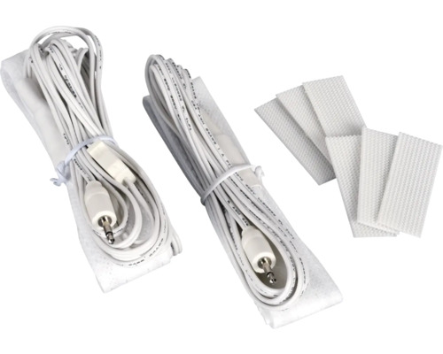 Två förpackade ljudanslutningskablar och kardborreband