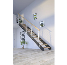 Trappa med trätsteg, metallram och räcke i ett ljust rum