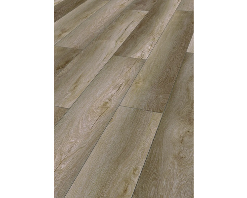 Lagt golv med träutseende