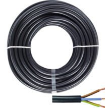 Svart elkabel upprullad