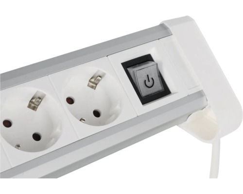 Grenuttag med strömbrytare för strömförsörjning