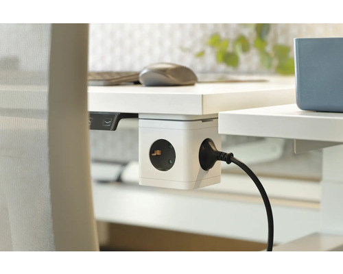 Grenuttag på kontoret med ansluten kontakt