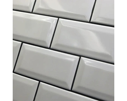 Vita metrokakel i detalj