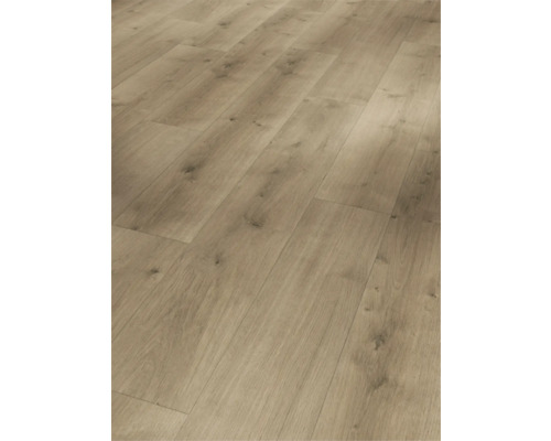 Golv av laminat lagt