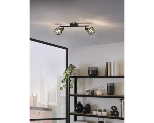 Taklampa med två lampor i ett modernt vardagsrum