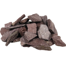 Stapel av naturliga skifferstenar för trädgårdsarbete