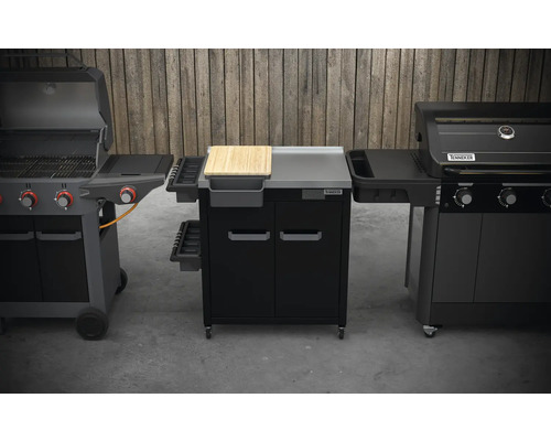 Två gasolgrillar och en grillvagn av märket Tenneker