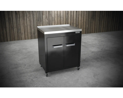 Grillskåp med två dörrar och hjul