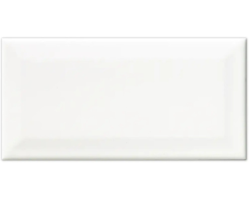 Vit keramisk platta i rektangulärt format