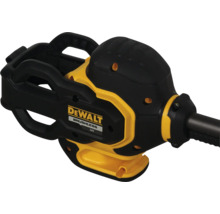 DeWalt-logotyp på en 54 volts batteridriven grästrimmer