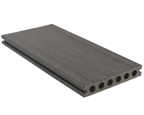 Komposittrall KONSTA Nativo Ek mörkgrå 22x138x3000mm Trallbräda av kompositmaterial med ihålig kammarprofil