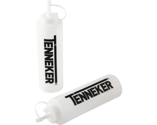 Två vita sprayflaskor av märket Tenneker