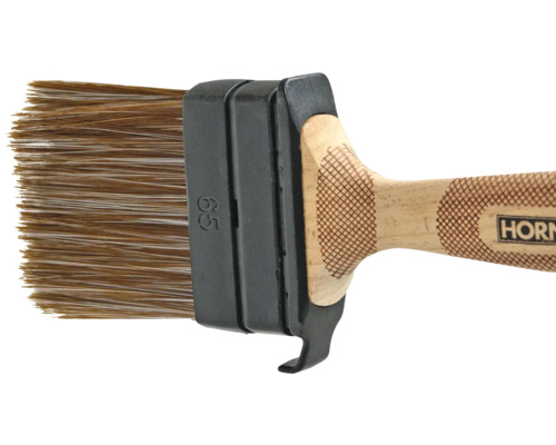 Pensel med trähandtag och en bredd på 65 millimeter