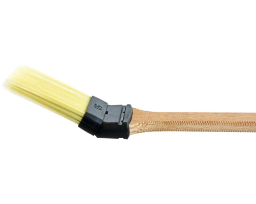 Platt pensel med ljust borsthuvud och trähandtag