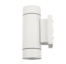 Vit vägglampa med cylindrisk design för utomhusbruk