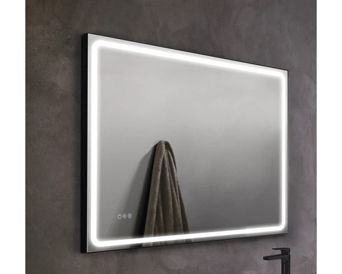 Rektangulär spegel med LED-belysning och handduk