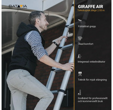 Man klättrar på en teleskopisk aluminiumstege med en höjd på 2,93 meter.