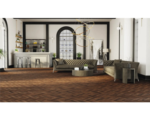 Vardagsrum med soffa, soffbord, bar och parkettgolv i fiskbensmönster