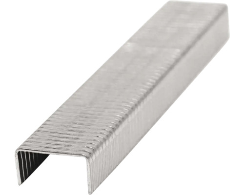 Närbild av ett paket häftklamrar