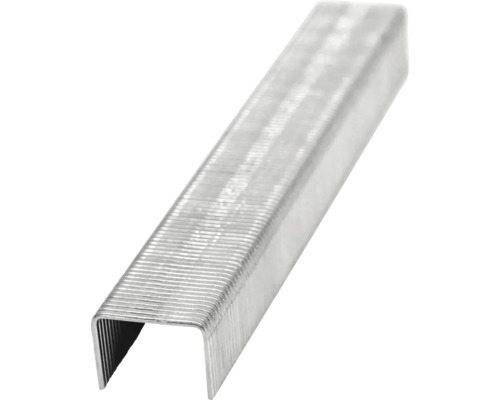 Närbild av häftklamrar.