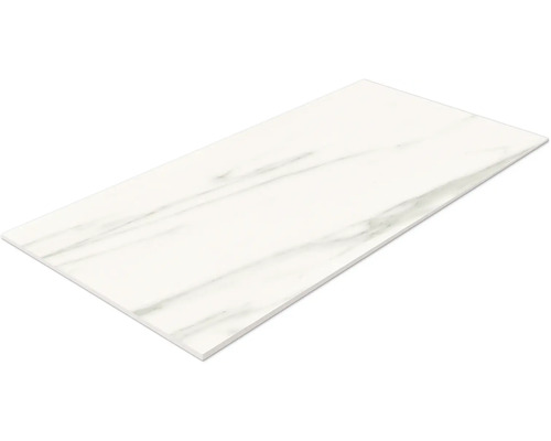 Vit väggplatta med marmorlook