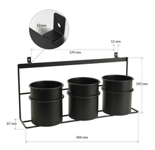 Metallisk växthållare för väggmontering med tre krukor och måttangivelser