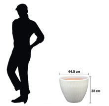 Blomkruka med måtten 44,5 cm bred och 38 cm hög