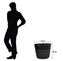 Blomkruka med måtten 47 centimeter gånger 39 centimeter