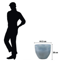 Planteringskärl med måtten 44,5 cm gånger 38 cm