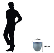 Blomkruka med dimensioner och personsiluett för storleksjämförelse