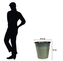 Blomkruka med måtten 47,5 cm bred och 47 cm hög