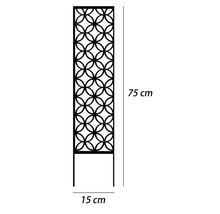 Dekorativt trädgårdselement med cirkelmönster och måtten 75 cm högt och 15 cm brett.