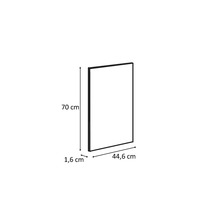 Rektangulär spegel med måtten 70 cm höjd, 44,6 cm bredd och 1,6 cm djup.