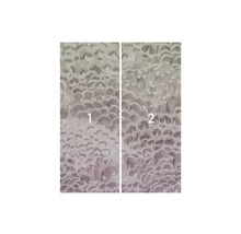 Tapetmönster med fjädermotiv, två våder bredvid varandra