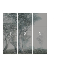 Tredelad väggmålning med träd i dimma