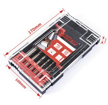 Borrsats med olika borrar i en genomskinlig plastlåda av märket Rattfield