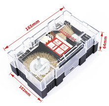 Pattfield stålborstsats i transparent plastlåda med måttangivelser.