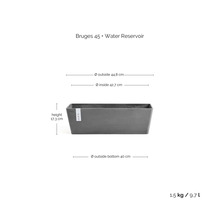 ECOPOTS blomlåda Bruges 45 med vattenreservoar. Höjd 17,3 centimeter, yttermått upptill 44,8 centimeter, innermått 42,7 centimeter.